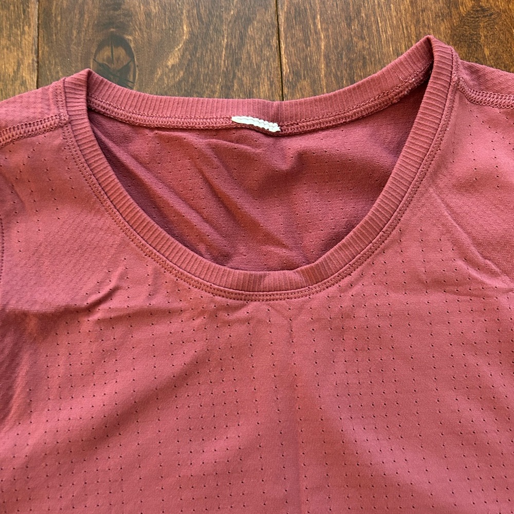 Athleta In Motion Seamless Tank - Mauve/Raspberry Color - Size M - Picture 2 of 5